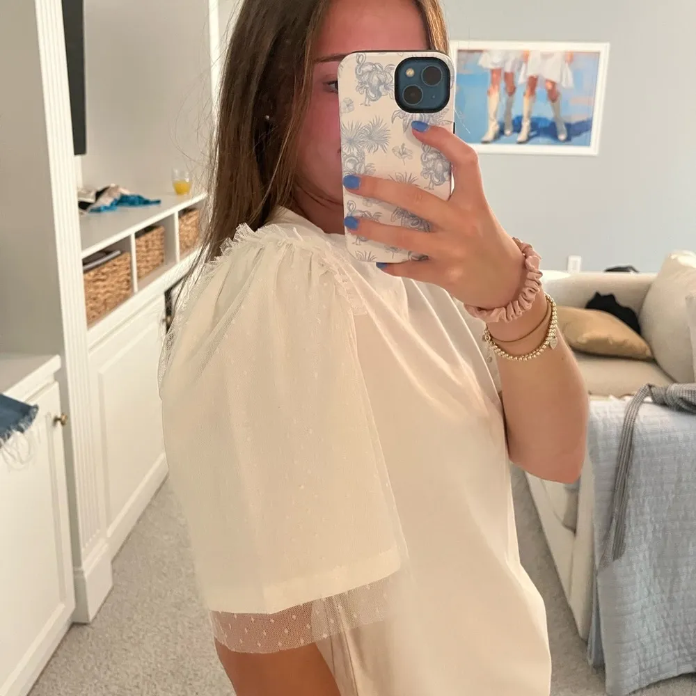 WHITE PUFF SLEEVE TEE - Image 2