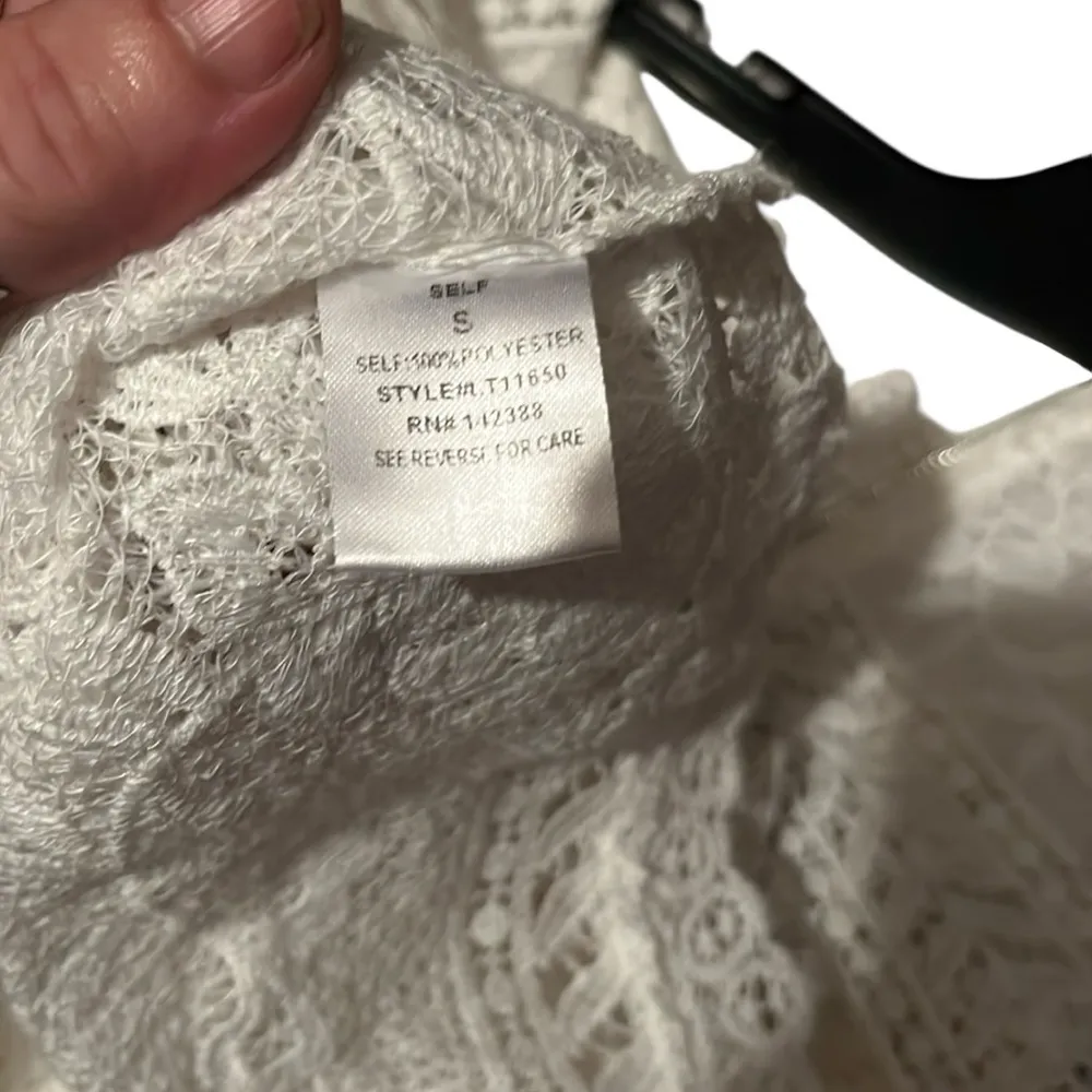 Essue White Lace Blouse zipper back to - Image 4