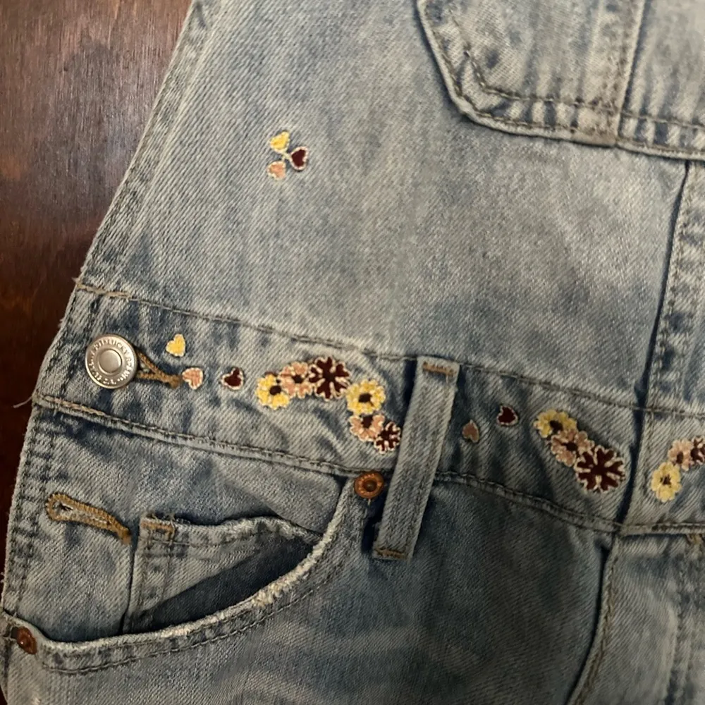 Lucky Brand Floral Embroidered Paula Boyfriend Overalls XS - Image 4
