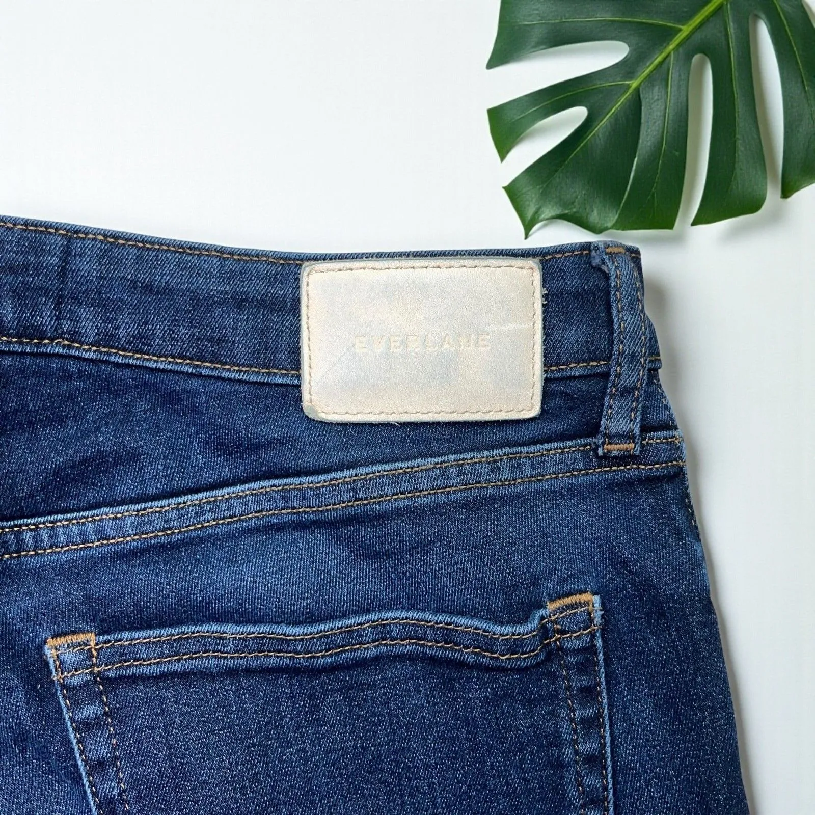 Everlane The Curvy High-Rise Skinny Crop Jeans in Dark Wash - Image 10