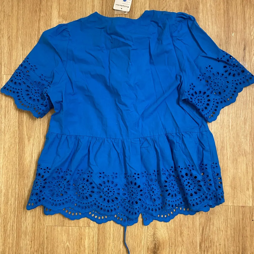 Chic Blue Eyelet Lace Blouse - Image 3