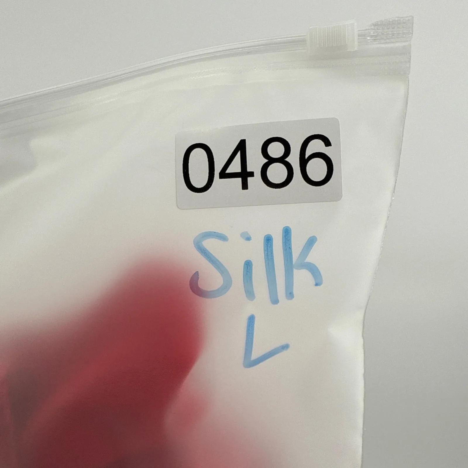 Joie Red Floral Bell Sleeve 100% Silk Blouse Top Size Large Long Sleeve Flowy - Image 9