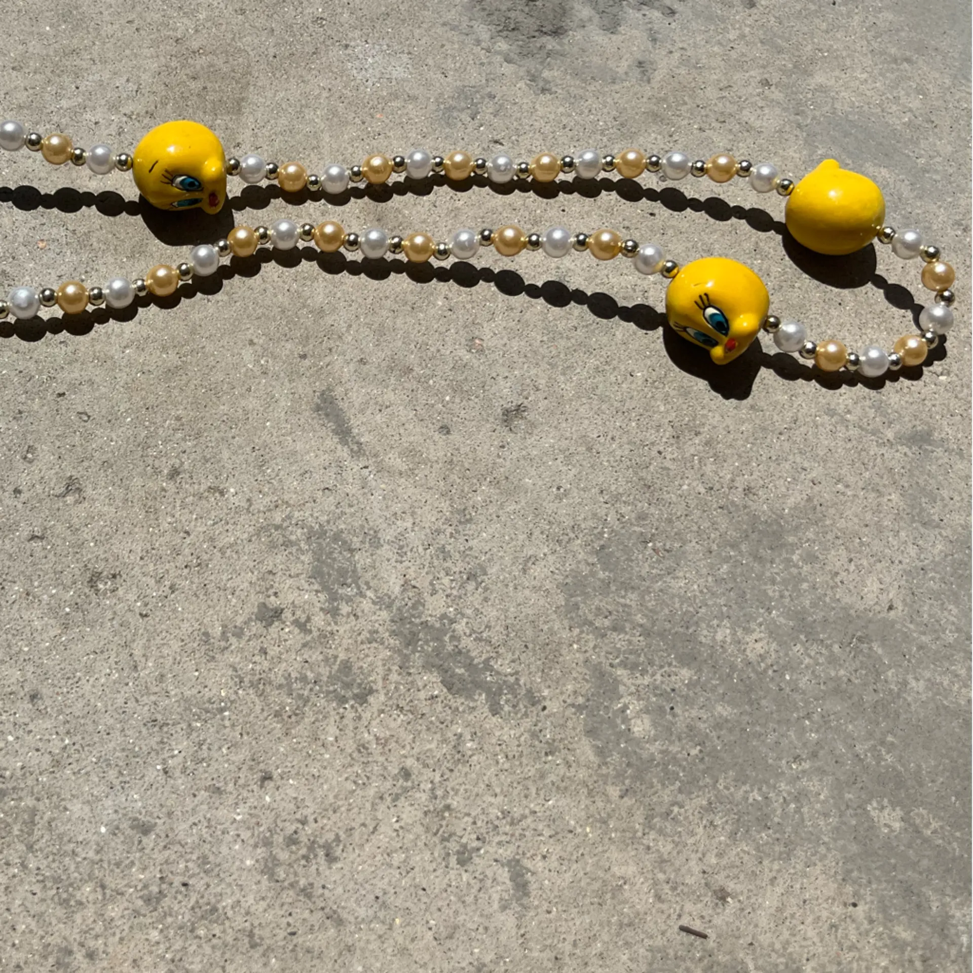 Vintage Tweety Bird Necklace 90’s Tweety Bird Quality Faux Pearl Sz 20” Gold - Image 9