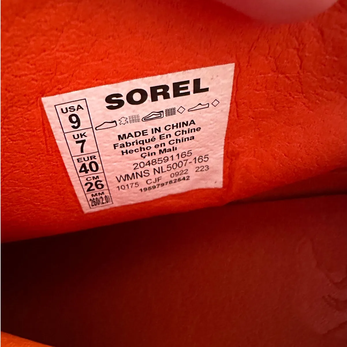 Sorel Women's Brex Orange Heel Lug Sole Chelsea Boots Size 9 - Image 7