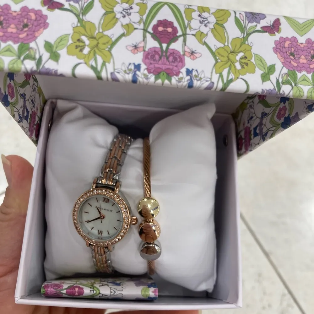 NEW Laura Ashley Watch & bracket set - Image 2