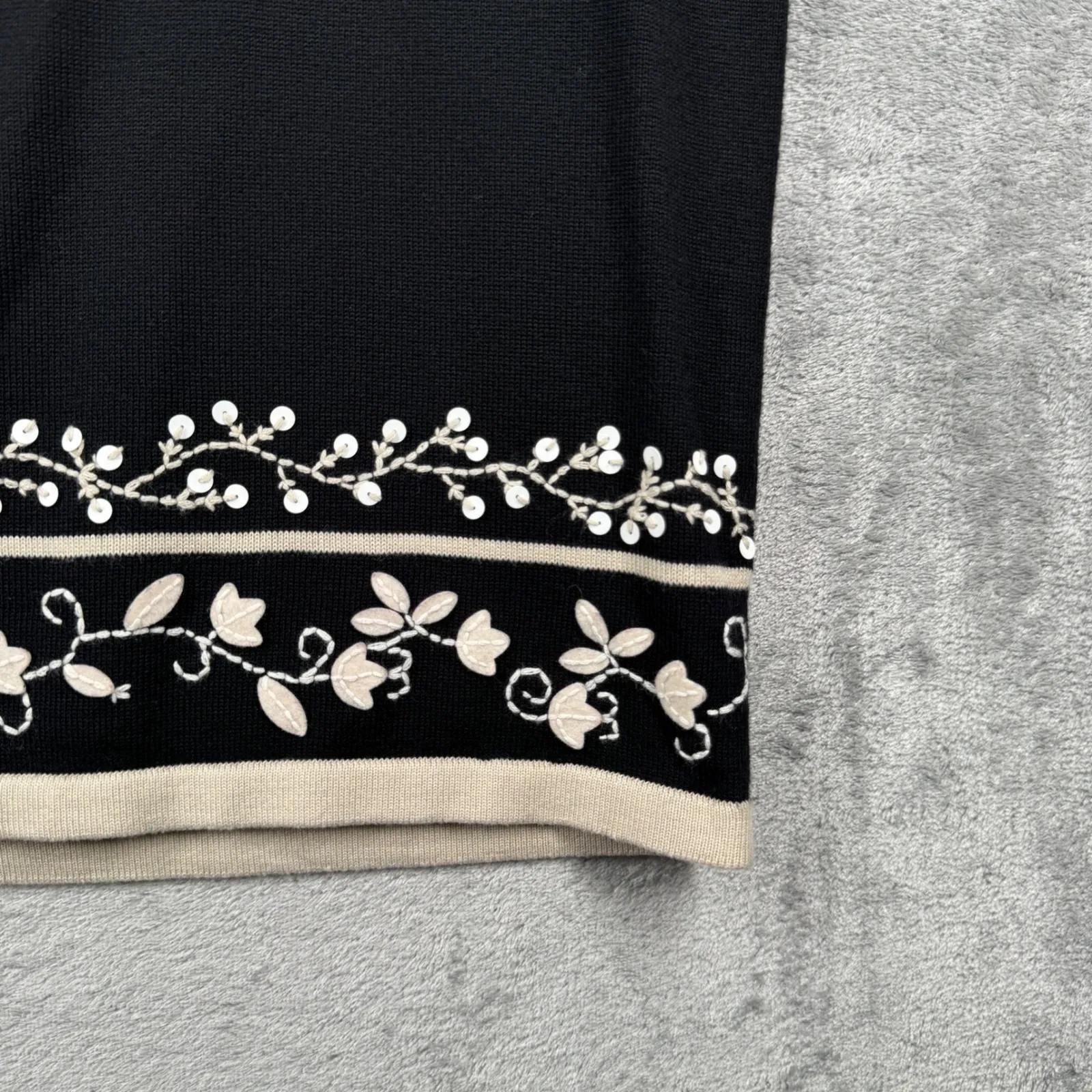 Dressbarn Knit Sweater Vest Tank Top S Black Floral Embroidered‎ Sequins 90s Y2K - Image 5