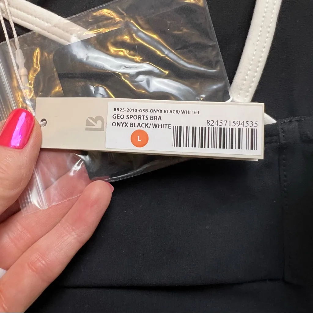 BUFFBUNNY Geo Sports Bra Onyx Black/White. Size Large. New With Tags. - Image 12