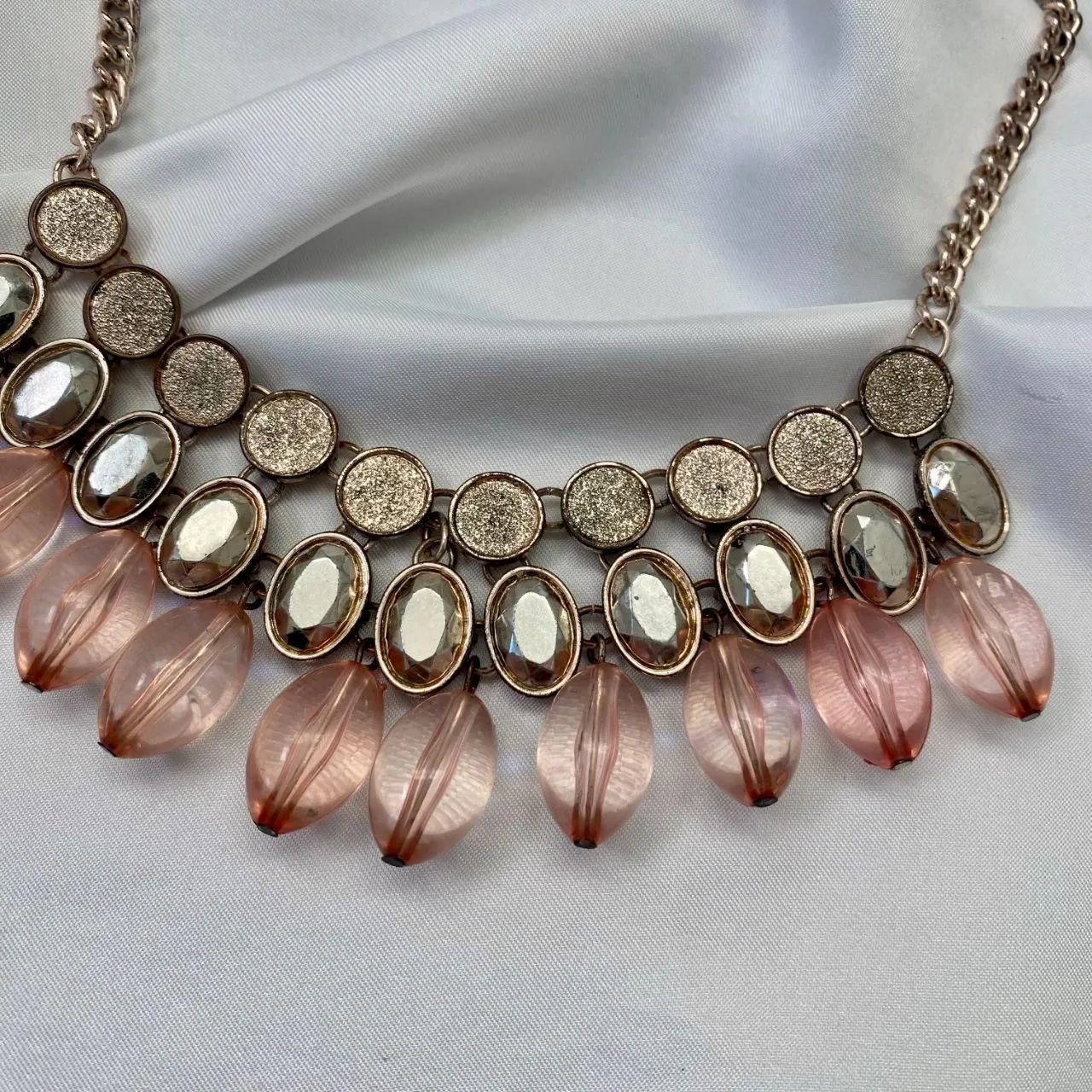 Early 2000's Rosegold Pink Silver Rhinestone Short Bib Teardrop Tassel Necklace - Image 3