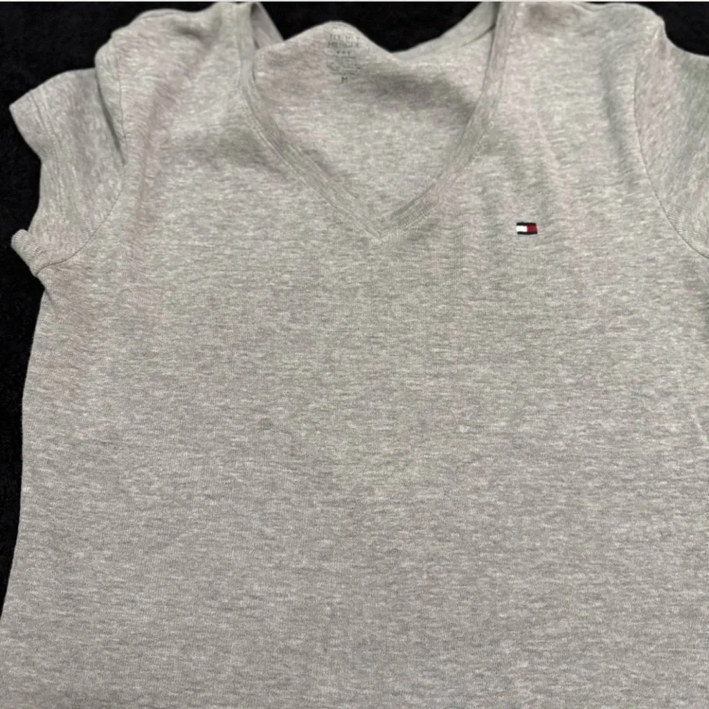 Tommy Hilfiger Women's Heather Gray V-Neck Tee - Image 3