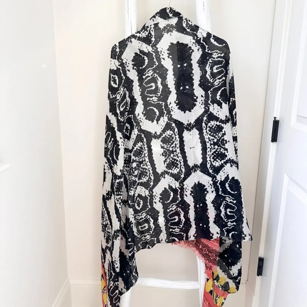 Sandy and Sid Lightweight Patterned Wrap Coverup One Size Fits All Black - Image 2