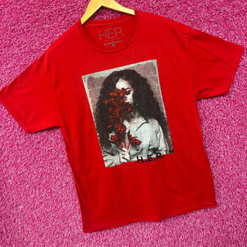 H.E.R Flowers Portrait Tshirt size large - Image 3