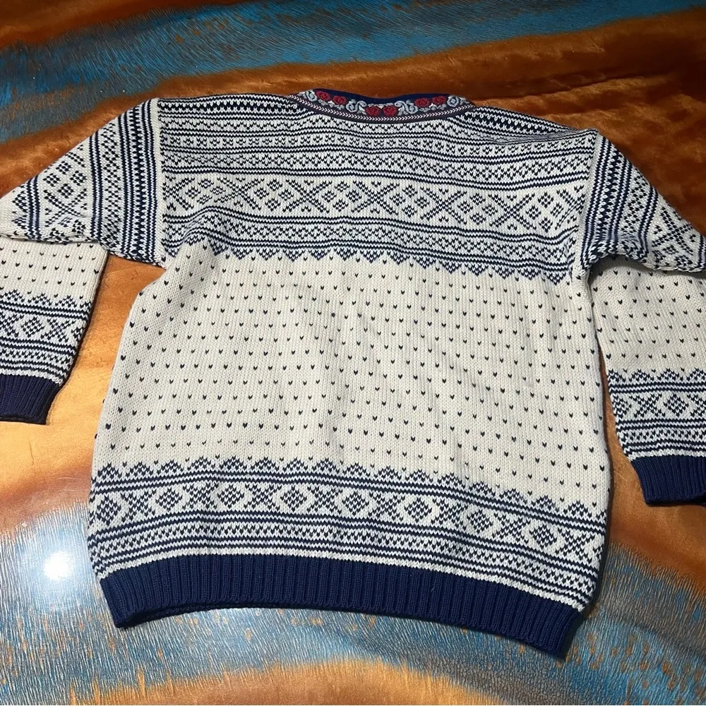 Voss Norway Fair Isle Wool Pullover Sweater metal clasps white blue red small - Image 6