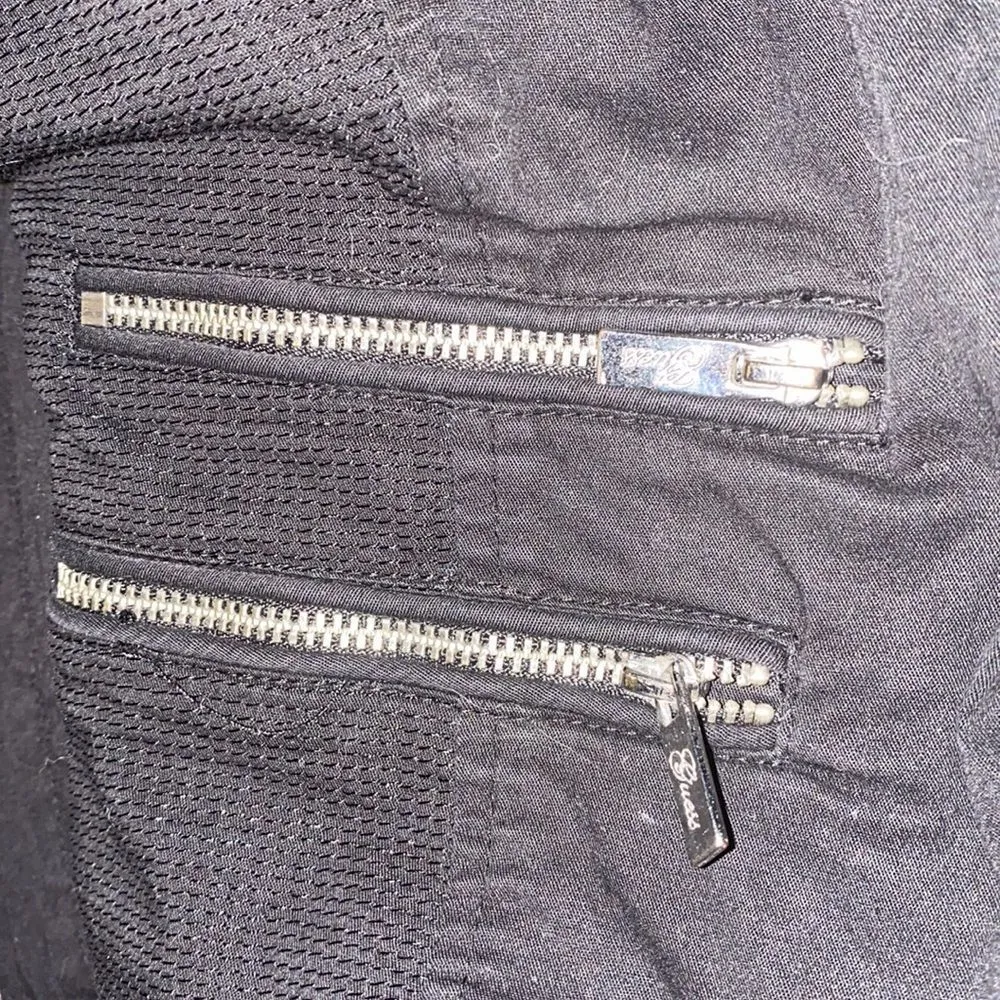 ✨ GUESS Lightweight Jacket ✨ - Image 3