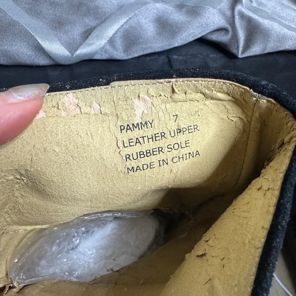 Elegant Black Suede Women's Moccasins Boots Size 7 - Image 3