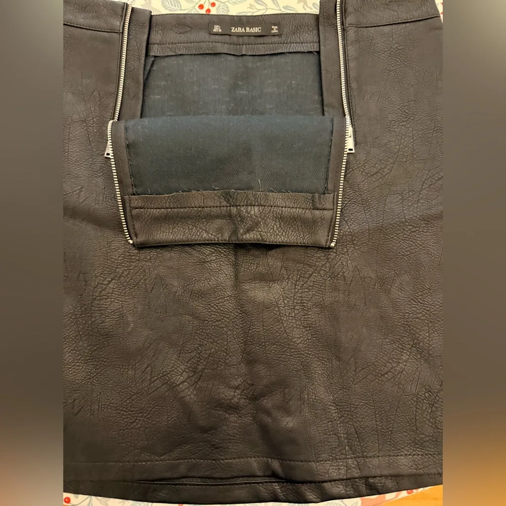 Zara Faux Leather Mini Skirt L - Image 5