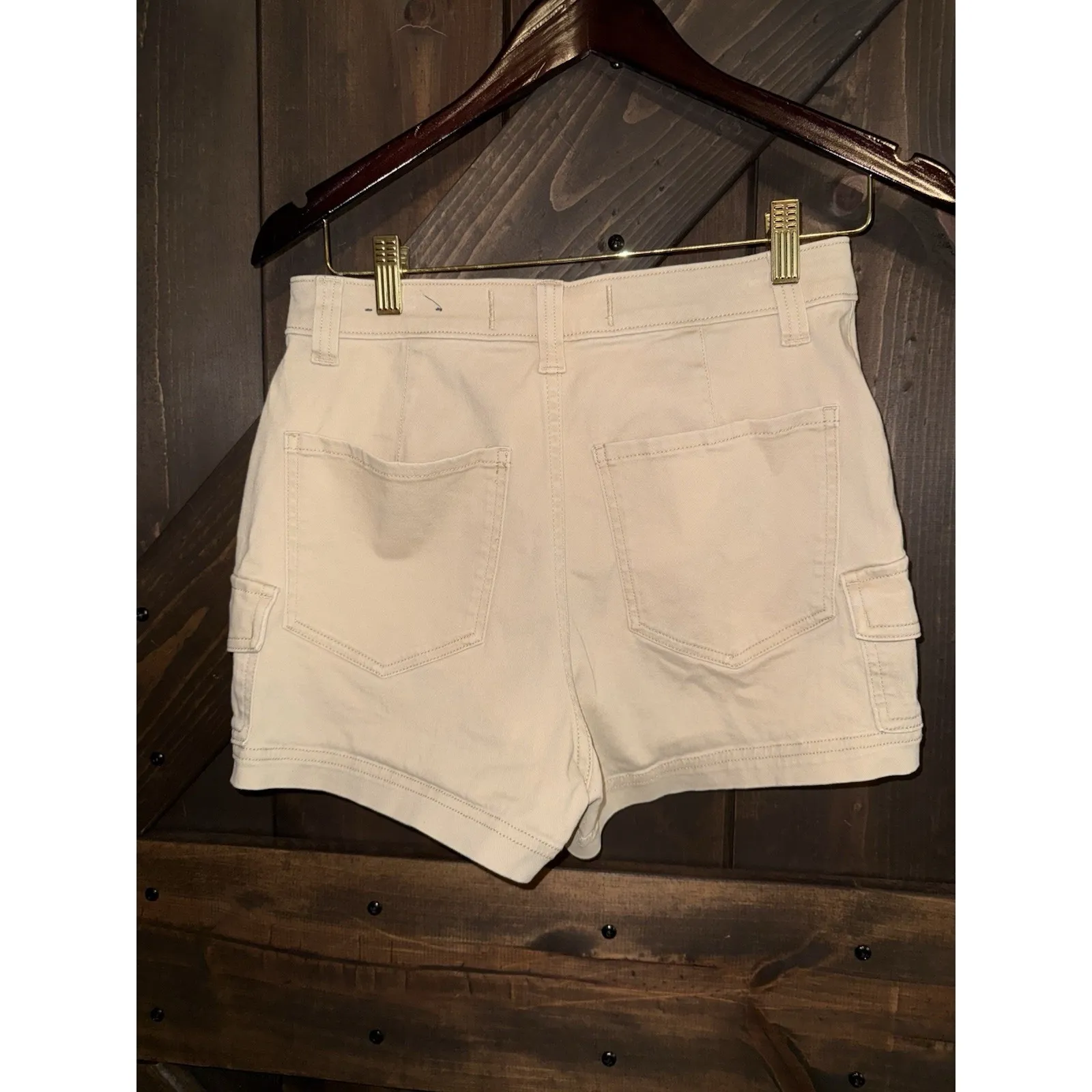 Hollister Women‎ Khaki Cargo Shorts Size 4 / 5 W 27 EUC - Image 2