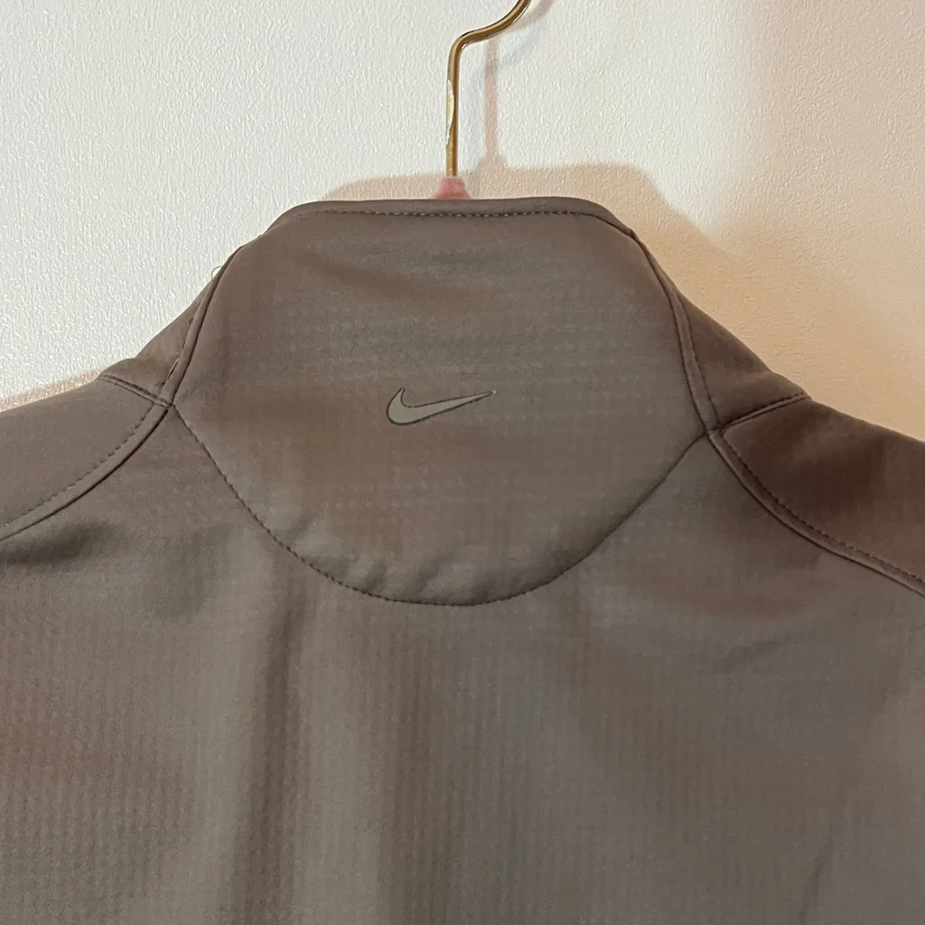 Nike Golf Women's Performance Storm Jacket in Brown/Taupe - Image 7