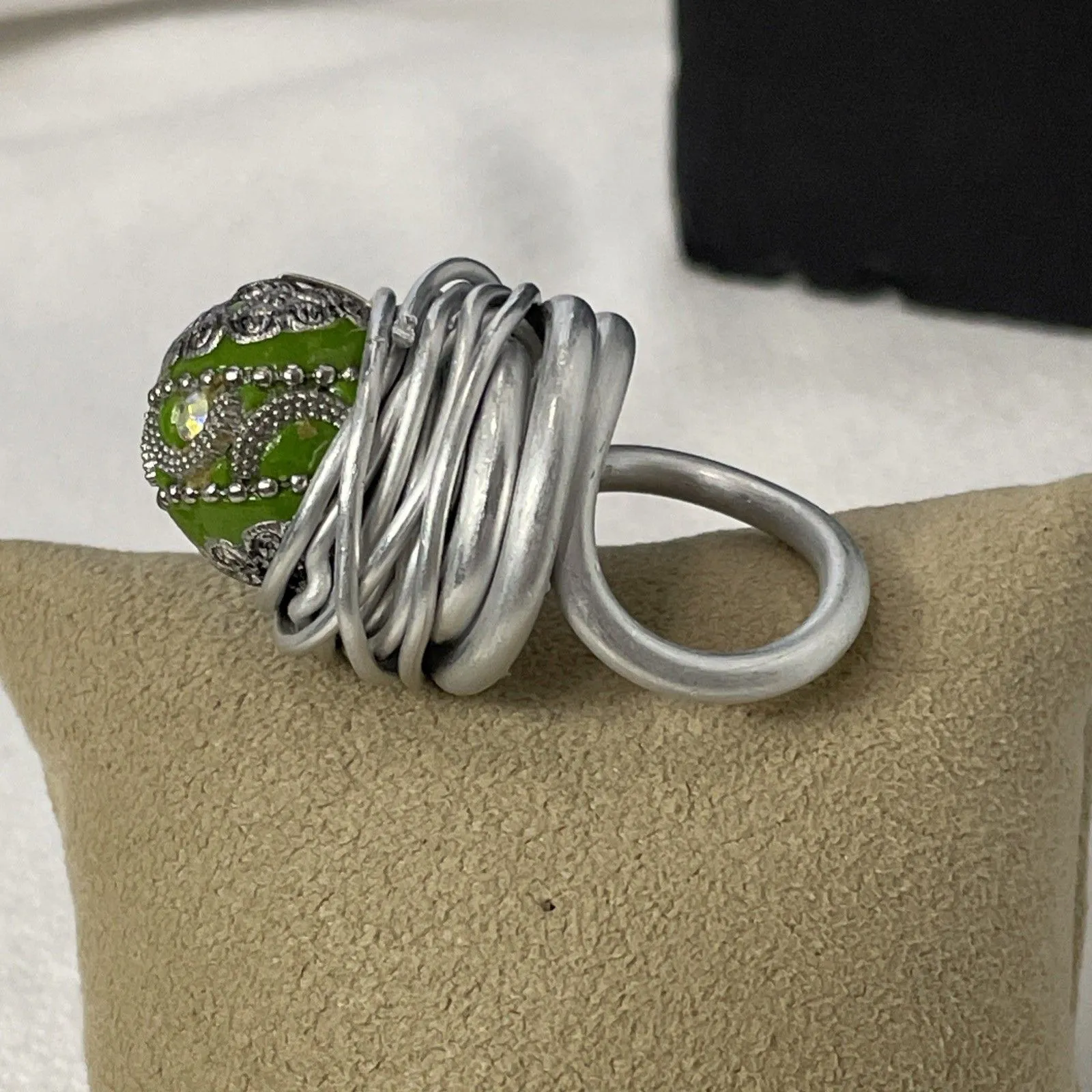 Hand Crafted Wire Wrap Ring W/Green Glass/Ball Crystals Women’s Sz 8 Green - Image 2