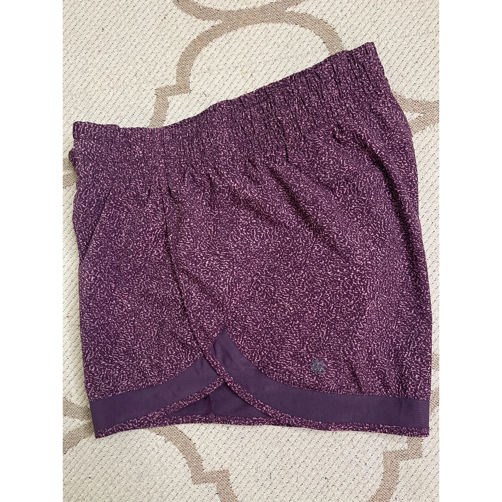 Athleta Printed Mesh Racer Run Short, 4”, size small, violet static - Image 12