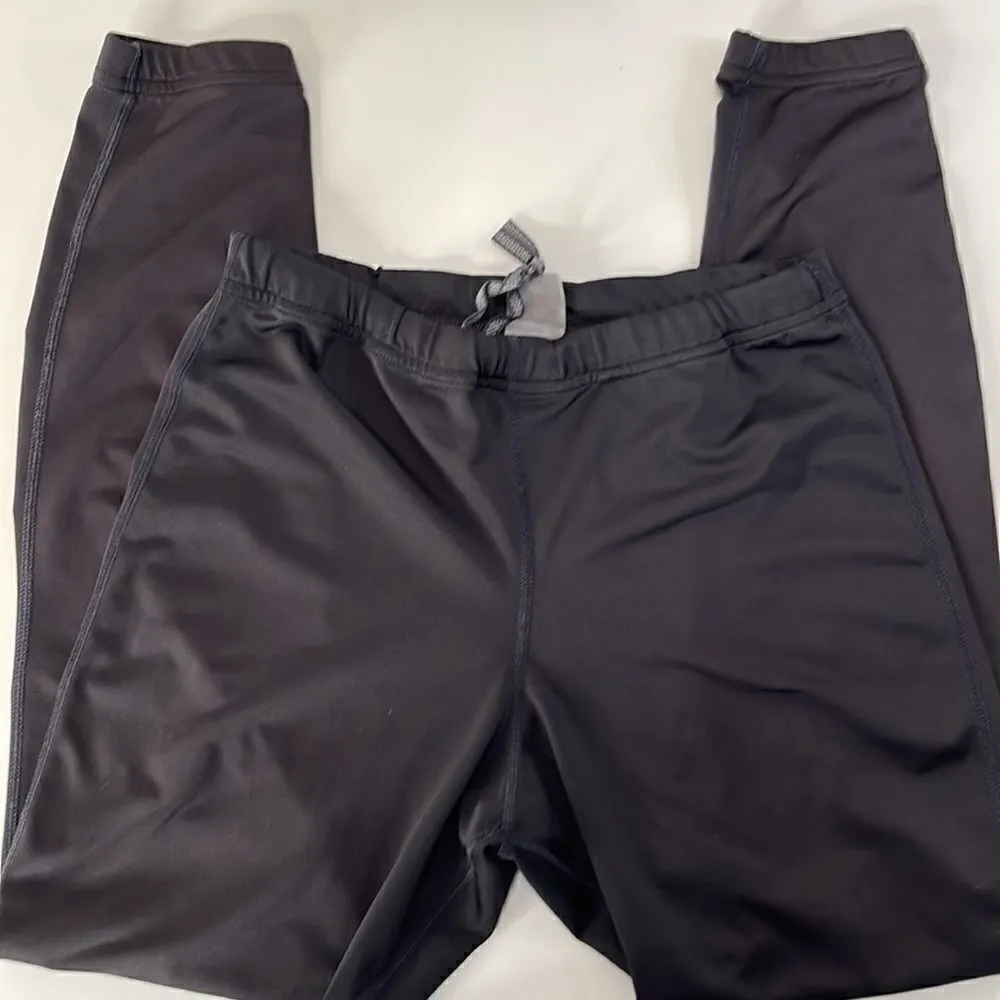 REI Capri athletic leggings. Size Medium. Black - Image 2