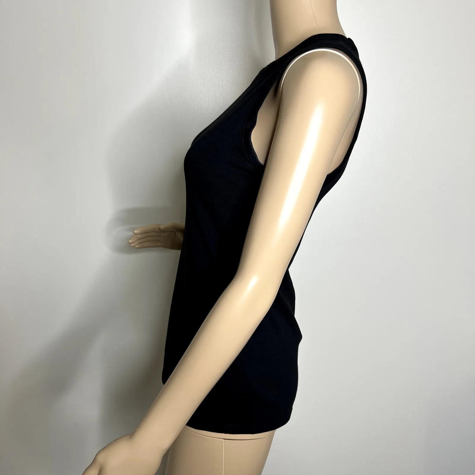 Old Navy  Black Crewneck Tank Top - Image 2