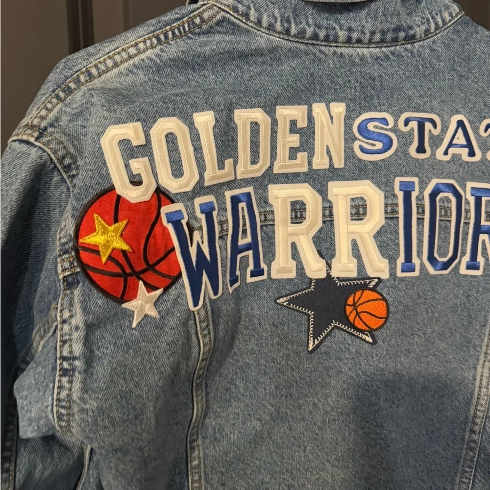 GOLDEN STATE WARRIORS One - Image 14