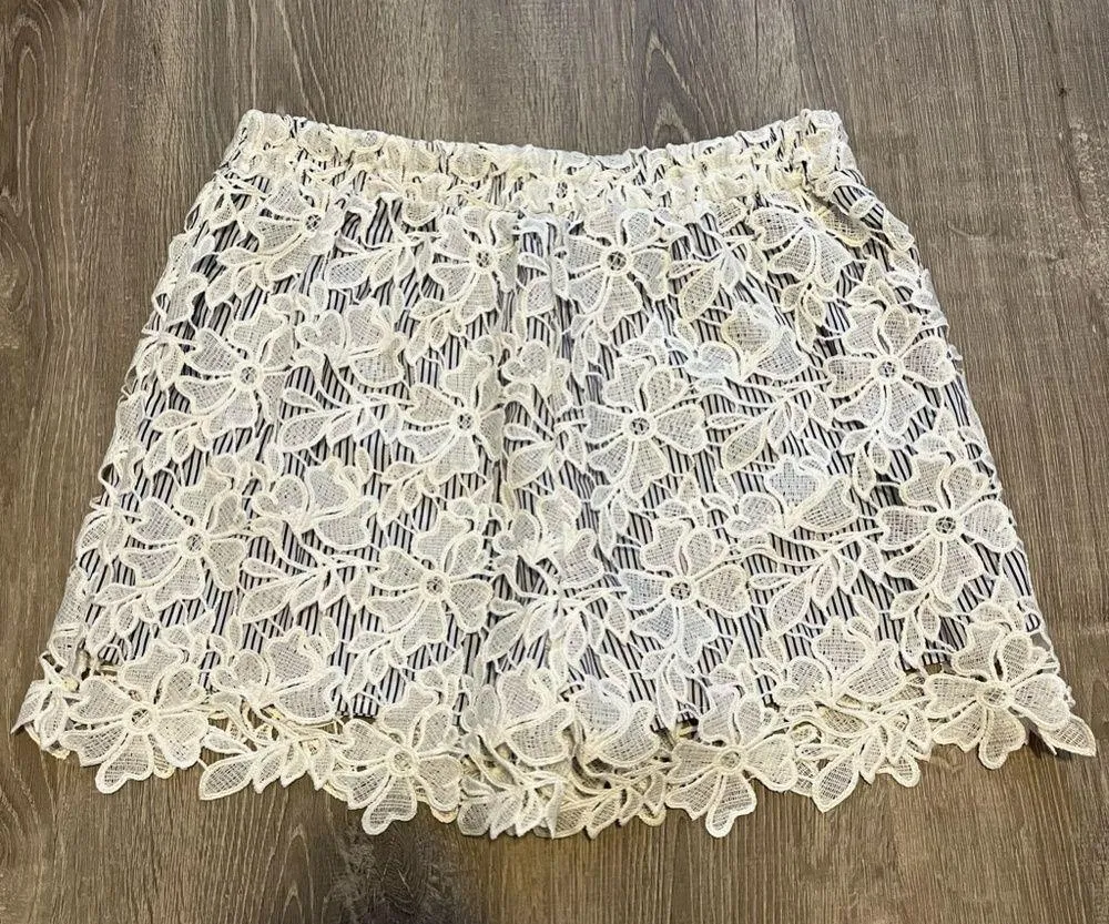 Adiva Lace Shorts Women’s Size S Floral Striped Scalloped Crochet Overlay NWT - Image 7