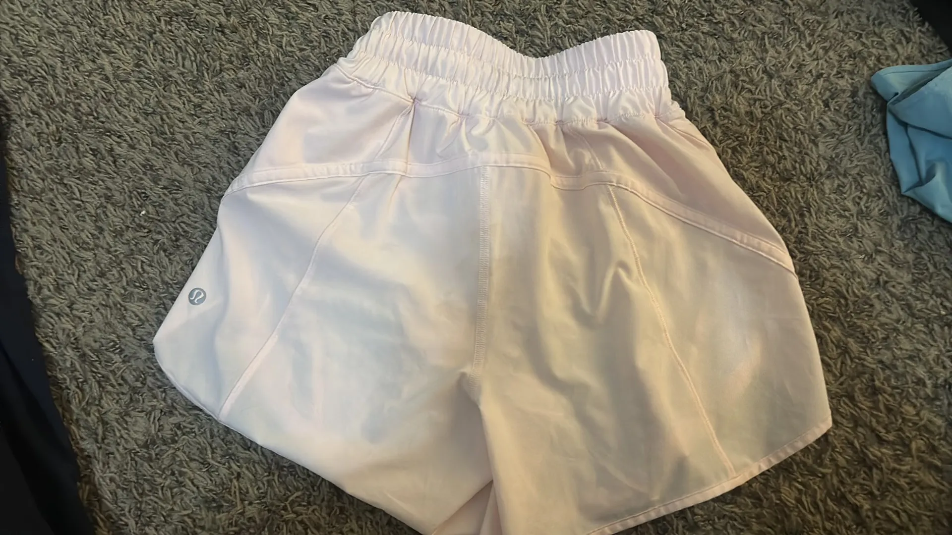 Lululemon Shorts Hotty Hot - Image 3