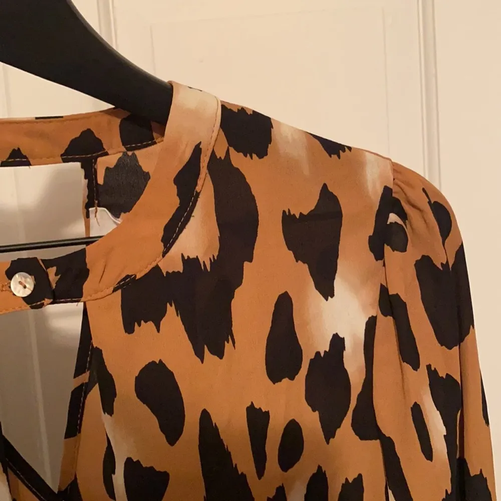 leopard print button front drape blouse, M - Image 7
