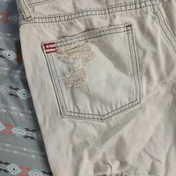 BDG Drop Waist Destory Jean Shorts - Image 10