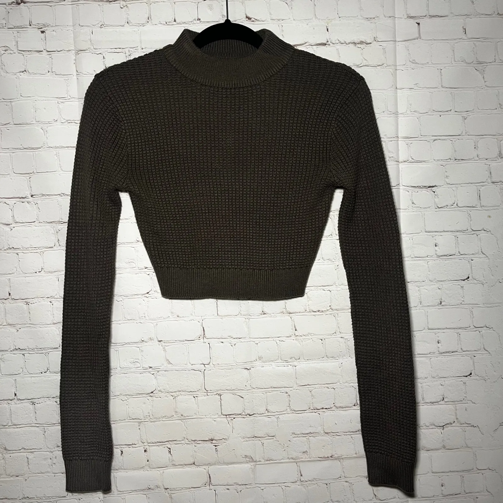 NWT GARAGE Mock Neck Ribbed Long Sleeve Cropped Sweater Olive Green Size XS - Image 5