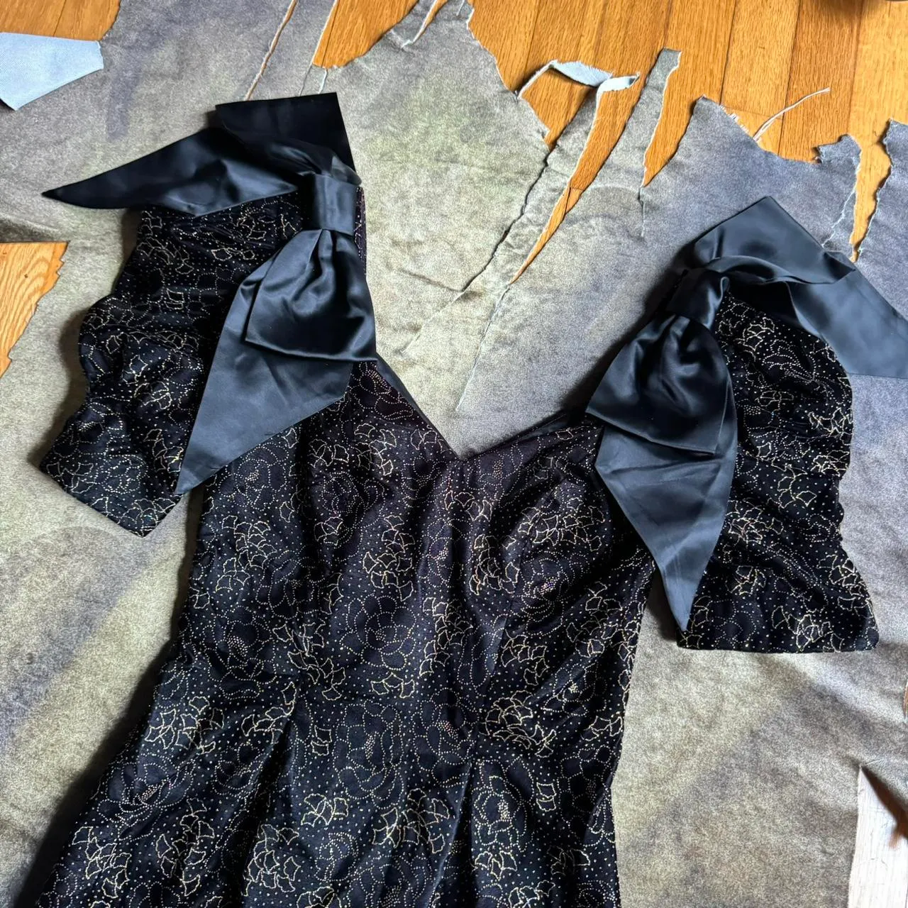 Vintage Black Velvet Floral Glitter Prom Dress - Image 2