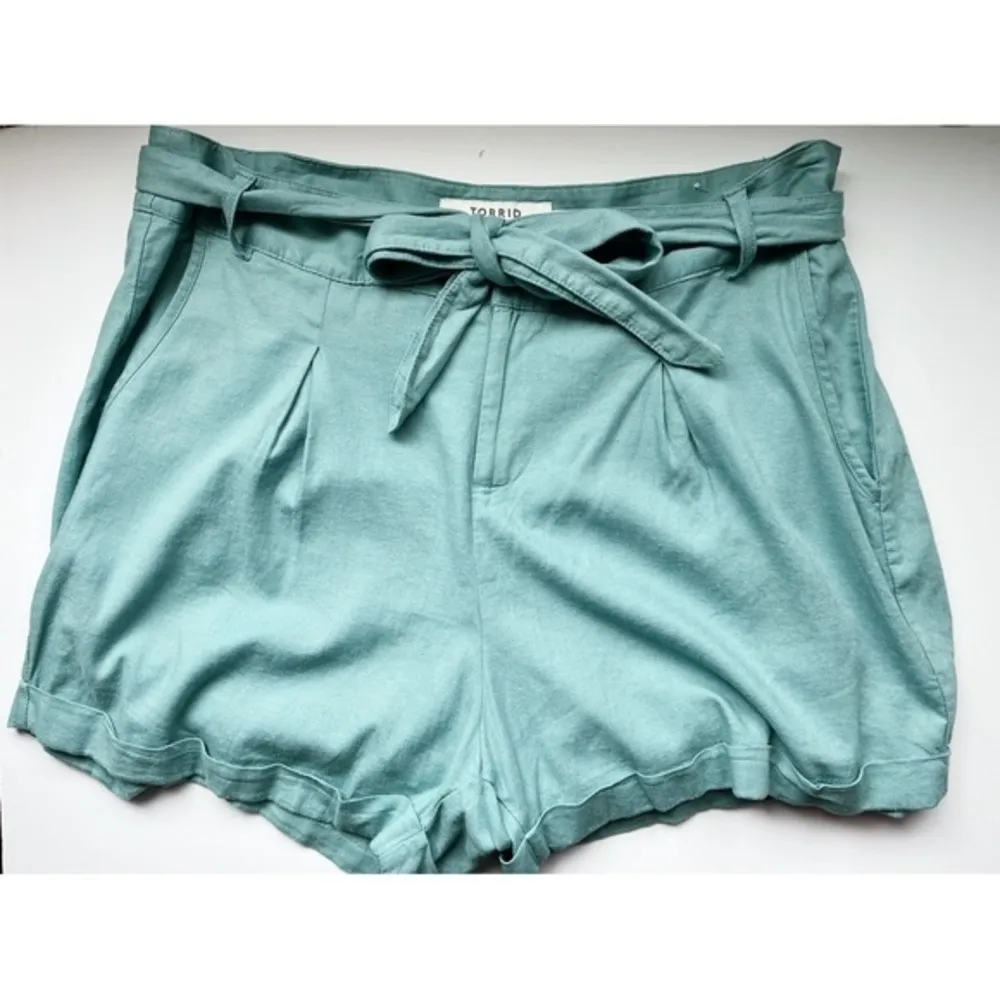 Torrid • 3.5 INCH PULL-ON LINEN BLEND HIGH-RISE TIE-FRONT SHORT TEAL - Image 5