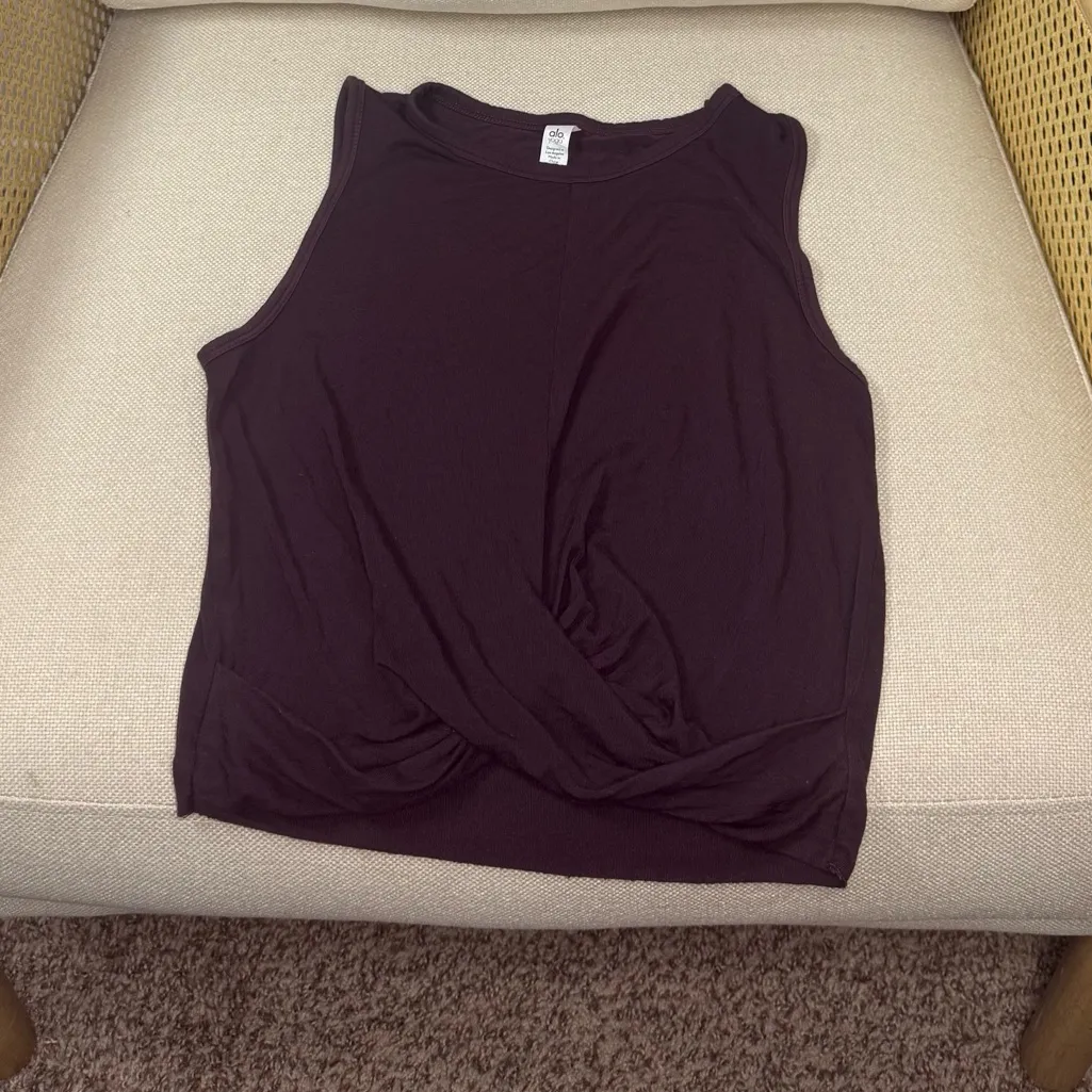 Alo Yoga Cover Tank Size XS - Image 3
