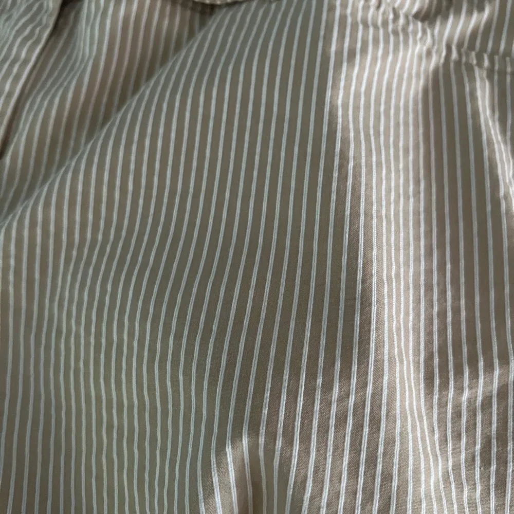 Womens Jones New York stretch sport pants. Tan and white stripe. Size 14 - Image 5