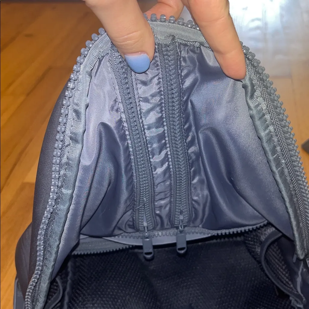 Dagne Dover Dakota Bue Gray Neoprene Backpack - Image 7