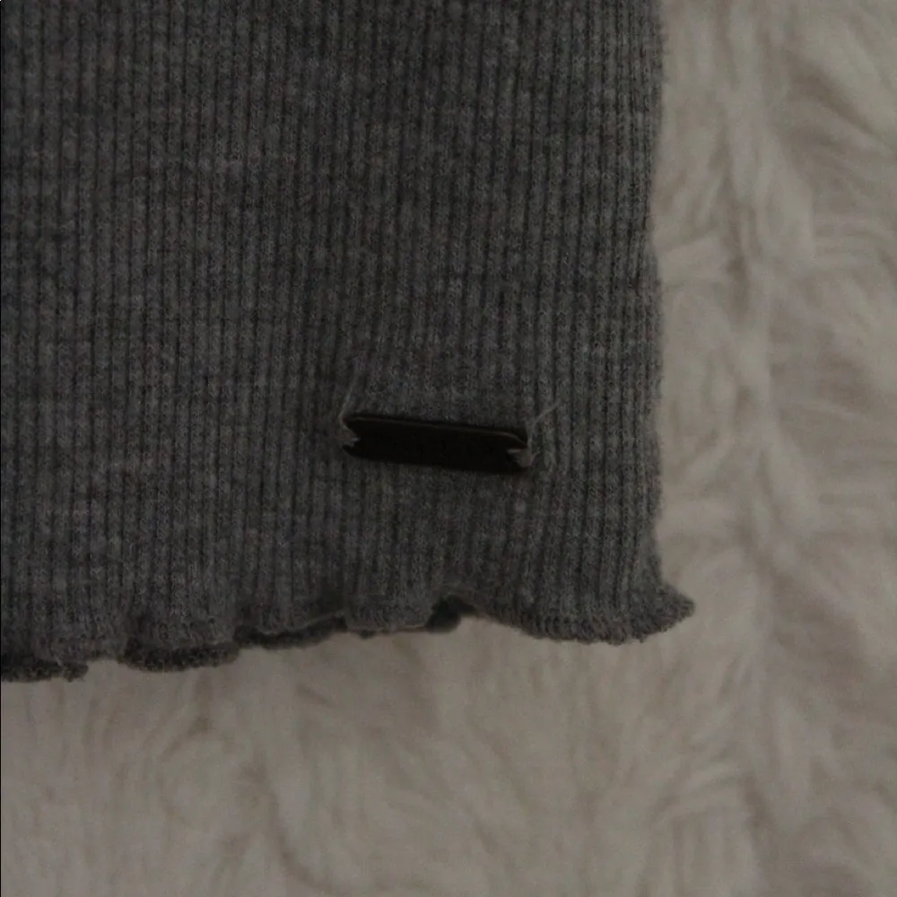 Hollister Button Up Gray Top - Image 7