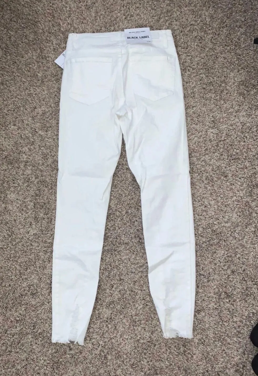 White distressed skinny jeans NWT - Image 2