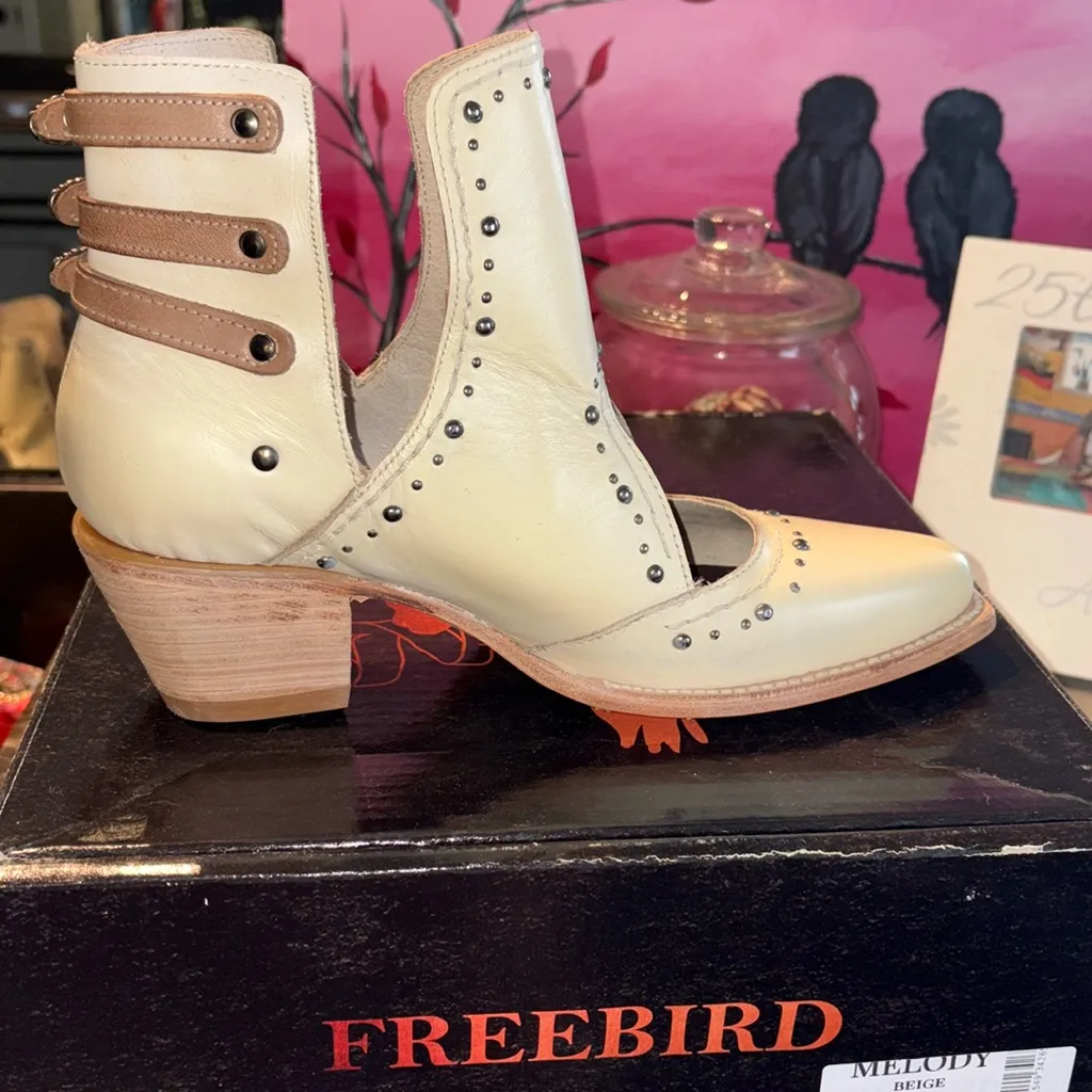 Freebird by Steven Melody Western Sandals NWT runs big - Image 3