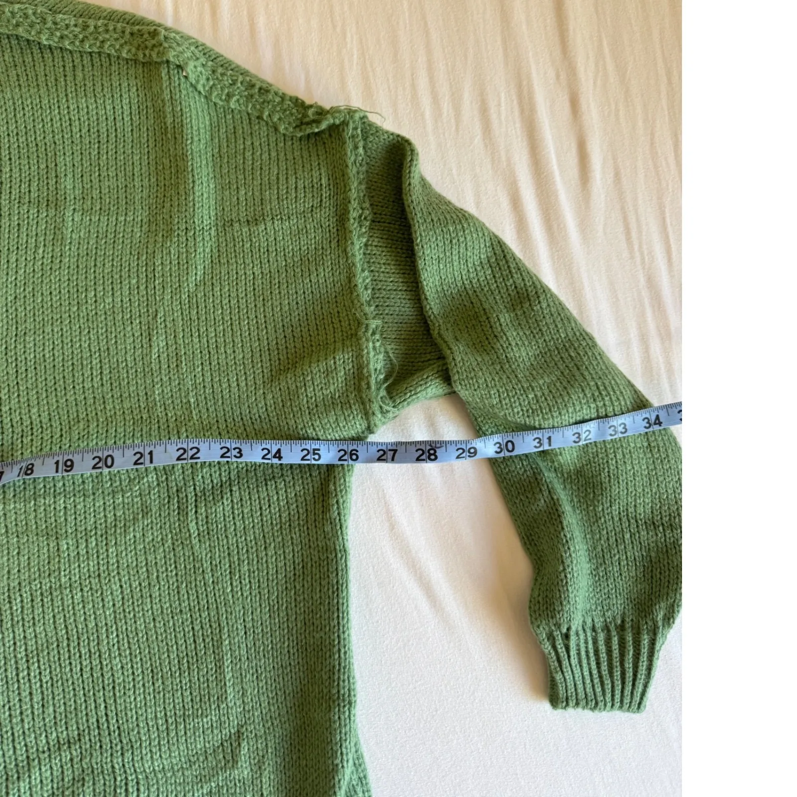 Womens sz M Green Oversized Exposed Seam Chunky Knit Sweater Cozy Warm Layering - Image 5