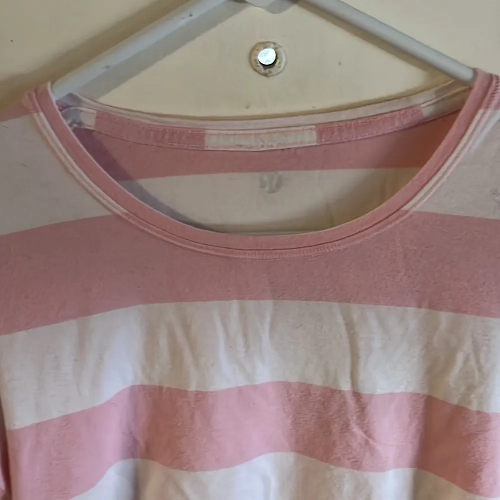 Lululemon tee shirt. Pink and white striped. Small - Image 2