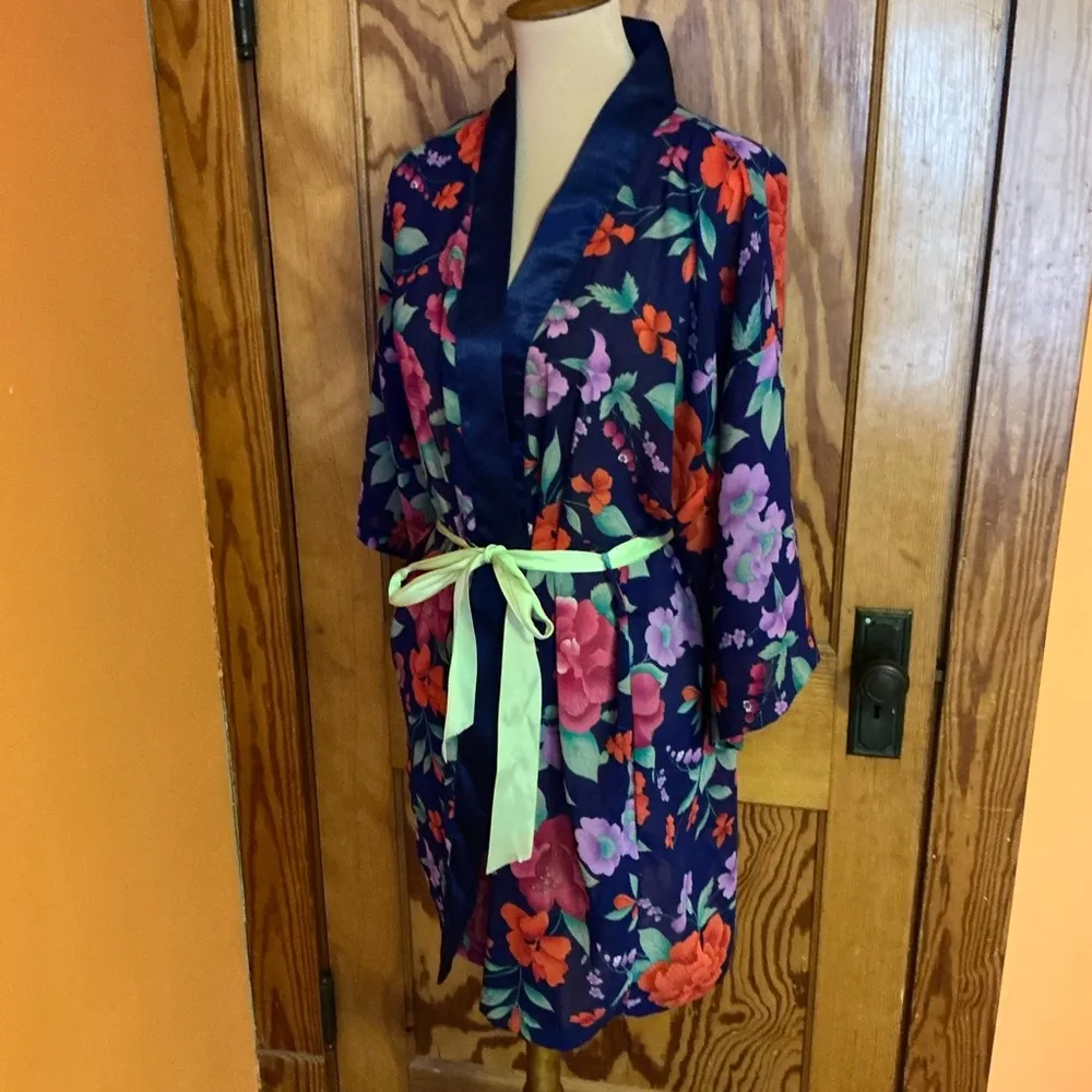 Vtg Victorias Secret gold label floral cover up - Image 7