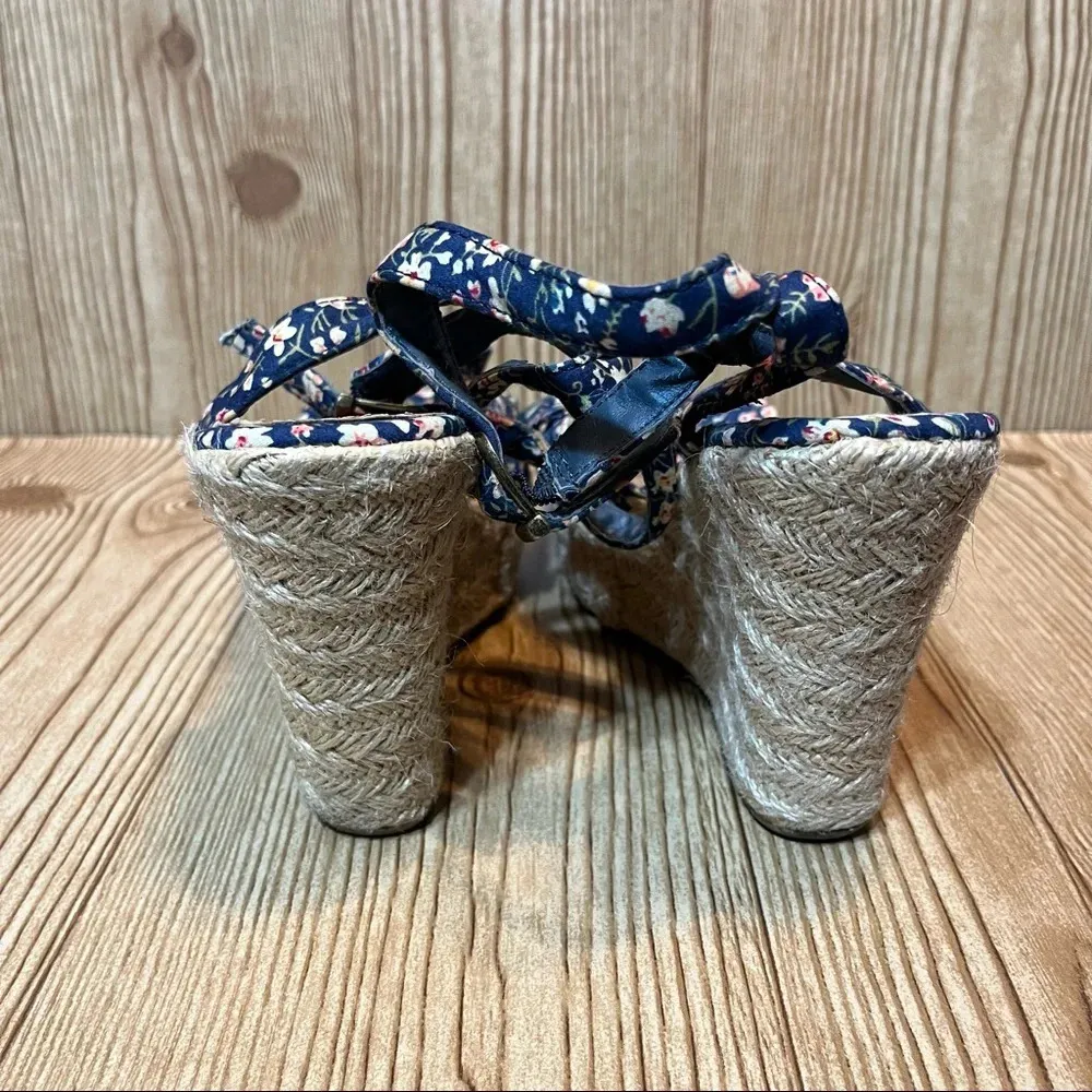 Mia Karmen 8.5 floral wedge sandal - Image 5