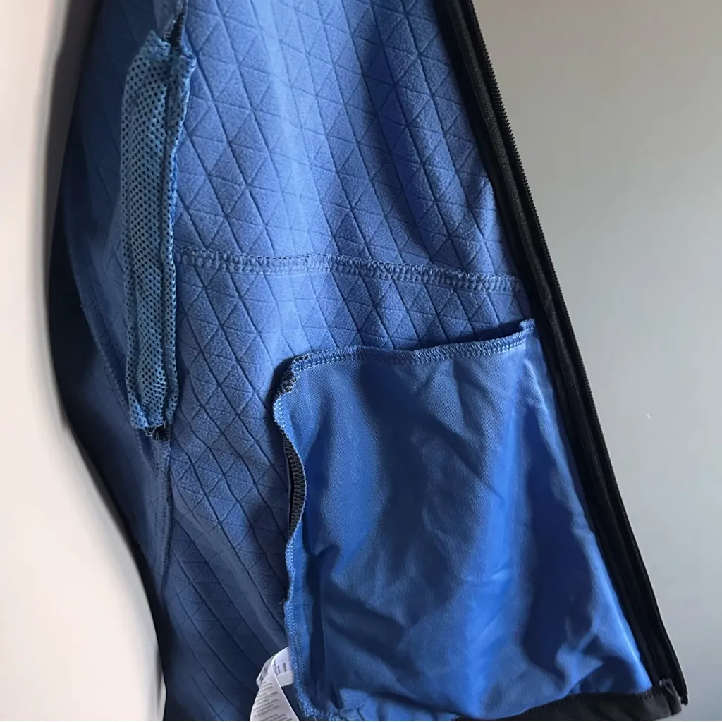 NWT ASICS Ultra Runner Jacket | Size: M | Dark Grey | MSRP: $80 (Runs Small) - Image 6