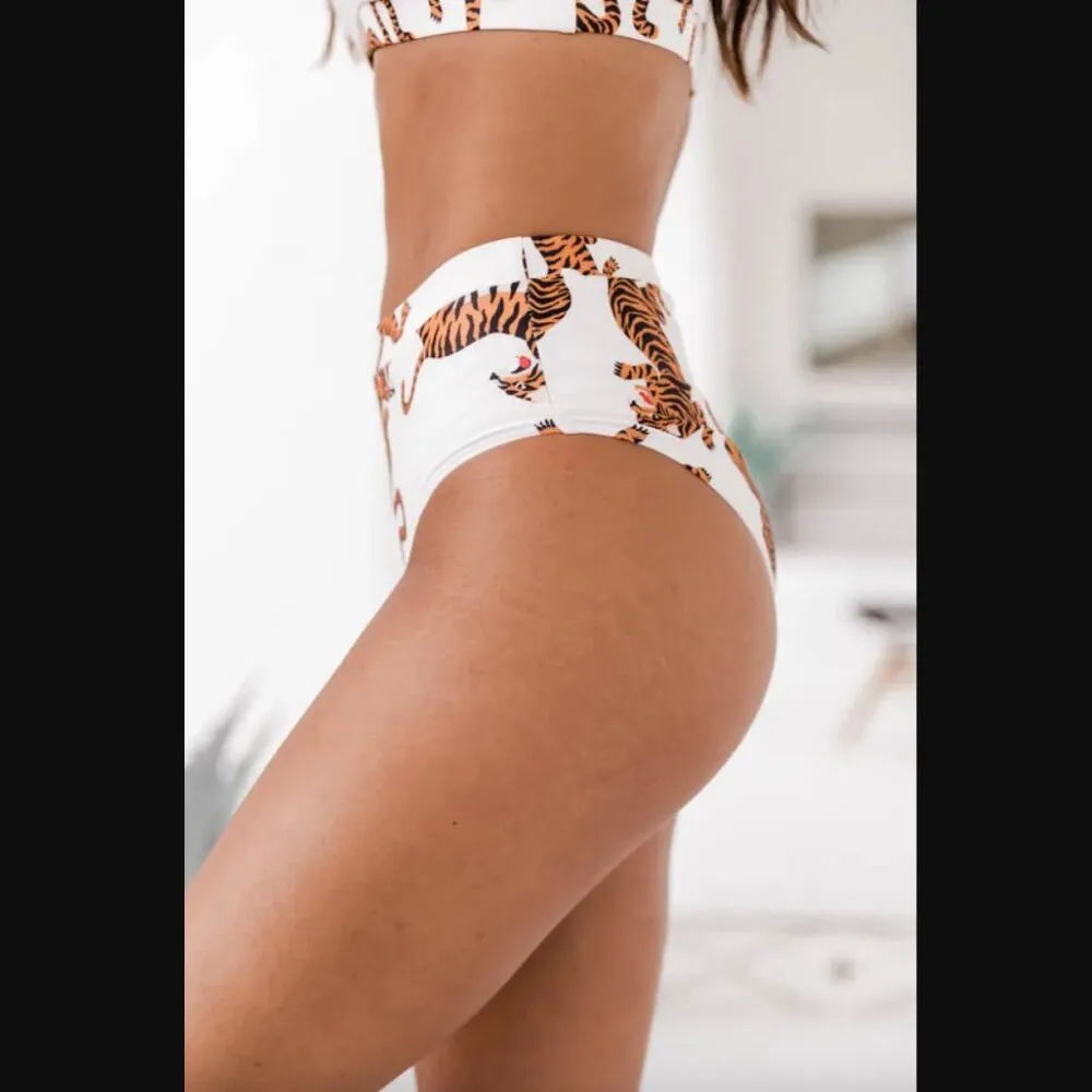 Pink Lily A Sea Of Abyss Tiger Cream Bikini Top L & Bottoms M 2pc Set - Image 5