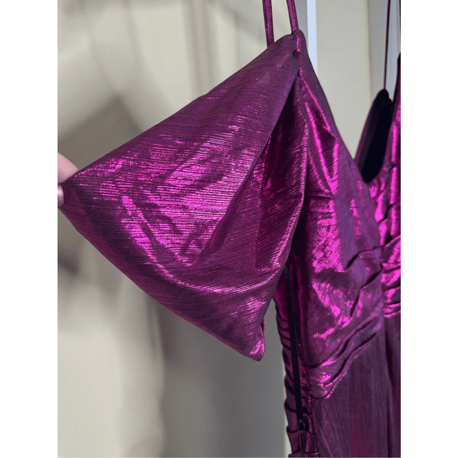 Mac Duggal NWT Off The Shoulder Cap Sleeve Faux Wrap Gown in Fuchsia Size 4 - Image 6