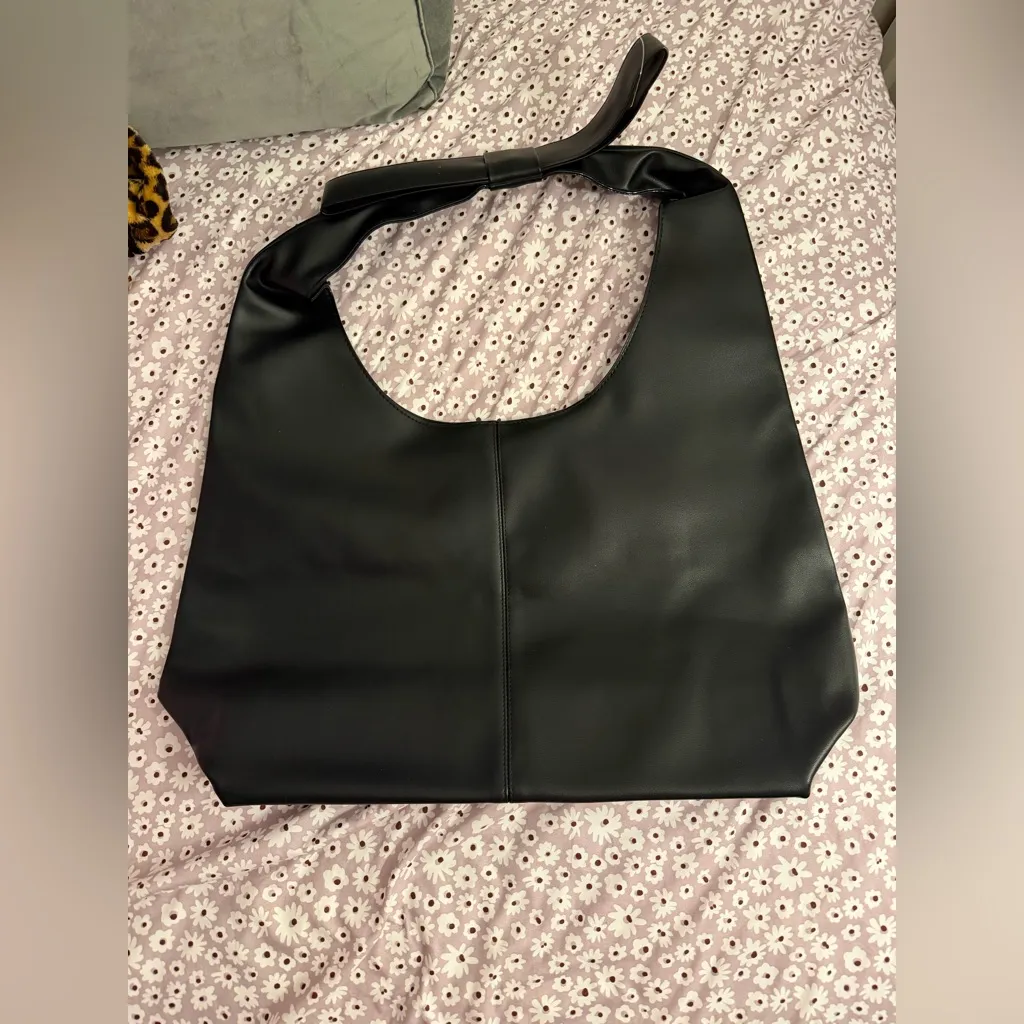 Victoria’s Secret Black Bow Tote Hobo Bag 23.25"H x 15"W x 6.75"D New  Purse - Image 4