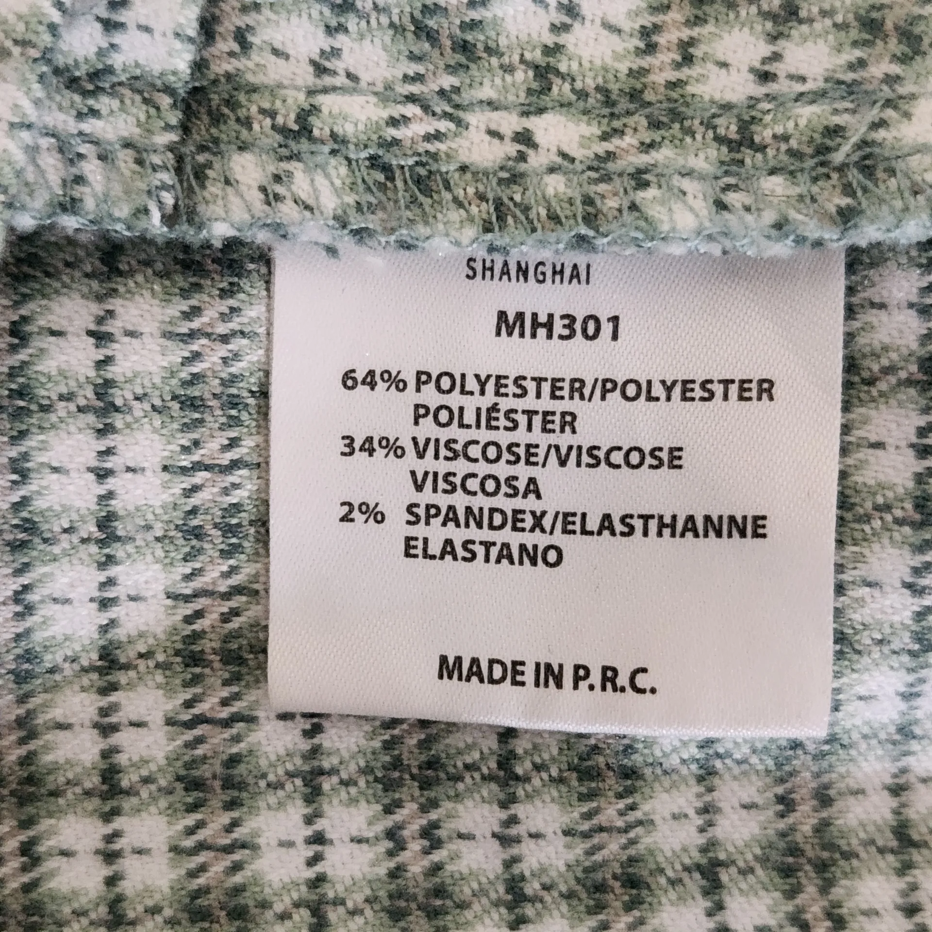 John Galt Green Plaid Cropped Button-Up Shirt One Size Green Plaid Crop Top - Image 7