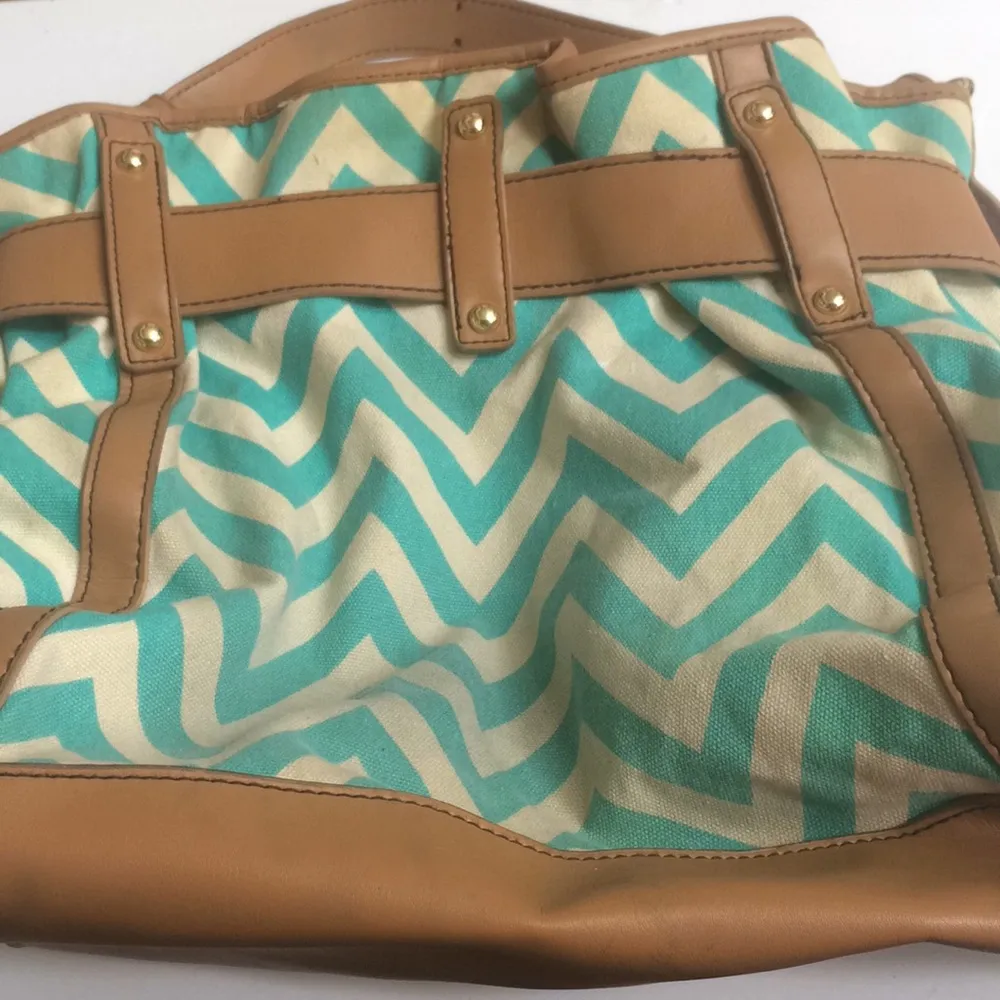 FINAL MARKDOWN Ladies chevron bag - Image 7