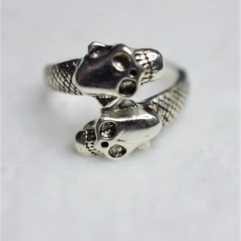 NWOT Double Skull Snake Biker Punk Goth Cuff OSFA Silver Tone Ring - Image 2